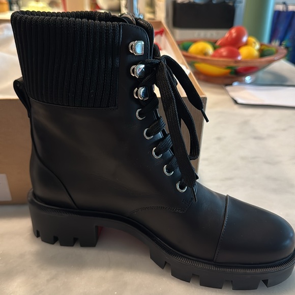 Christian Louboutin en hiver lug sole bootie size 37 (7) - Picture 4 of 10
